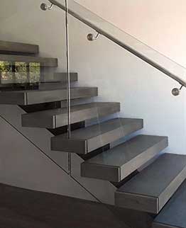 M47 | Glass Railing
